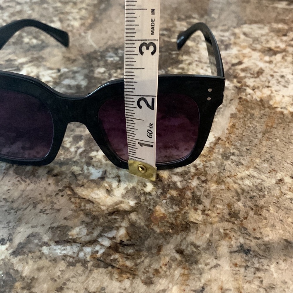 EXPRESS Sunglasses - Picture 8 of 9